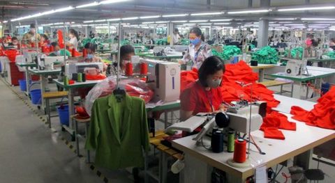 Viet Nam garment enterprises face increasing global competition